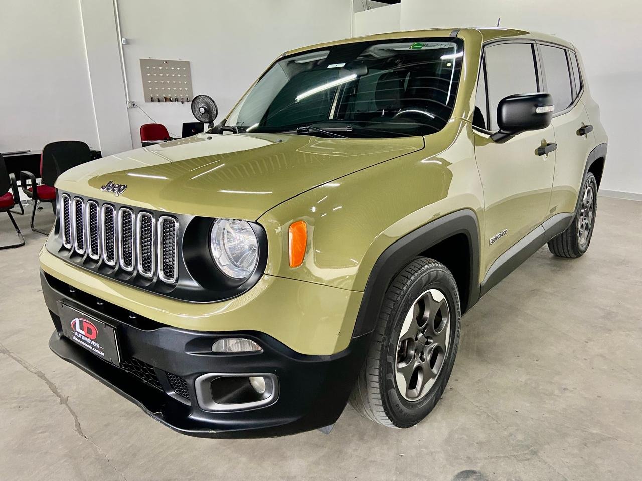 Jeep Renegade Sport 1.8, flex, 4 x 2 manual.