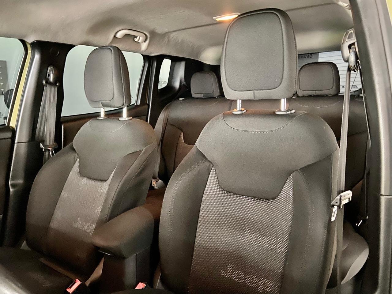 Jeep Renegade Sport 1.8, flex, 4 x 2 manual.