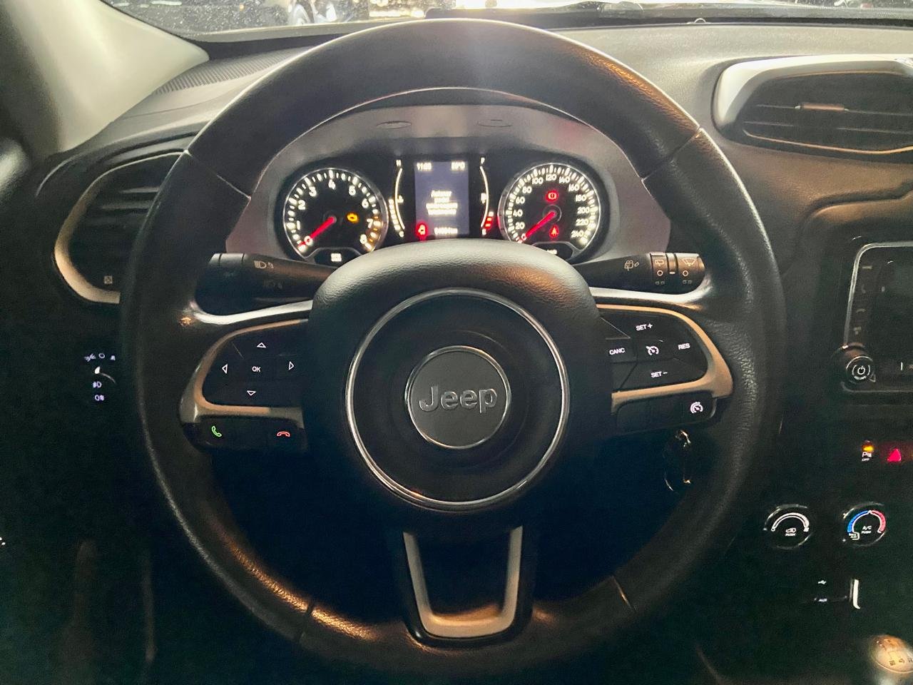 Jeep Renegade Sport 1.8, flex, 4 x 2 manual.