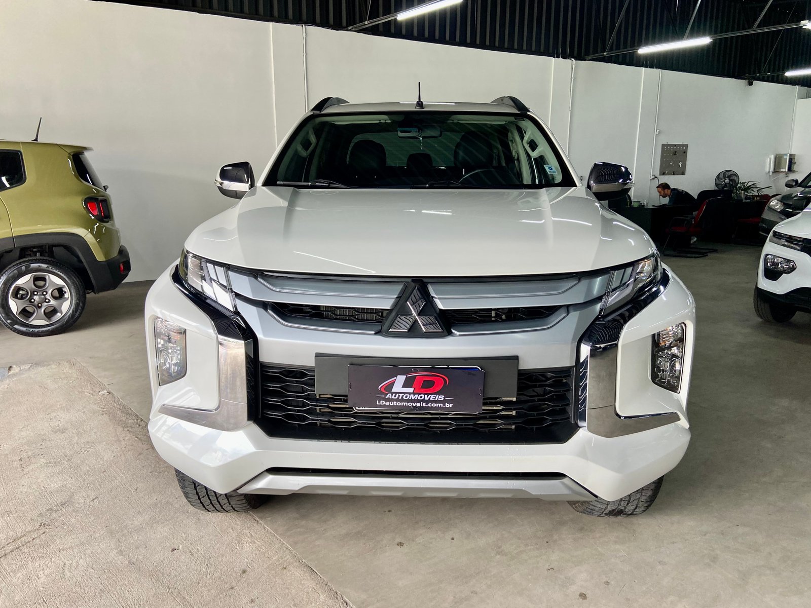Mitsubishi L200 Triton Sport HPE CD 2.4 Diesel Aut.