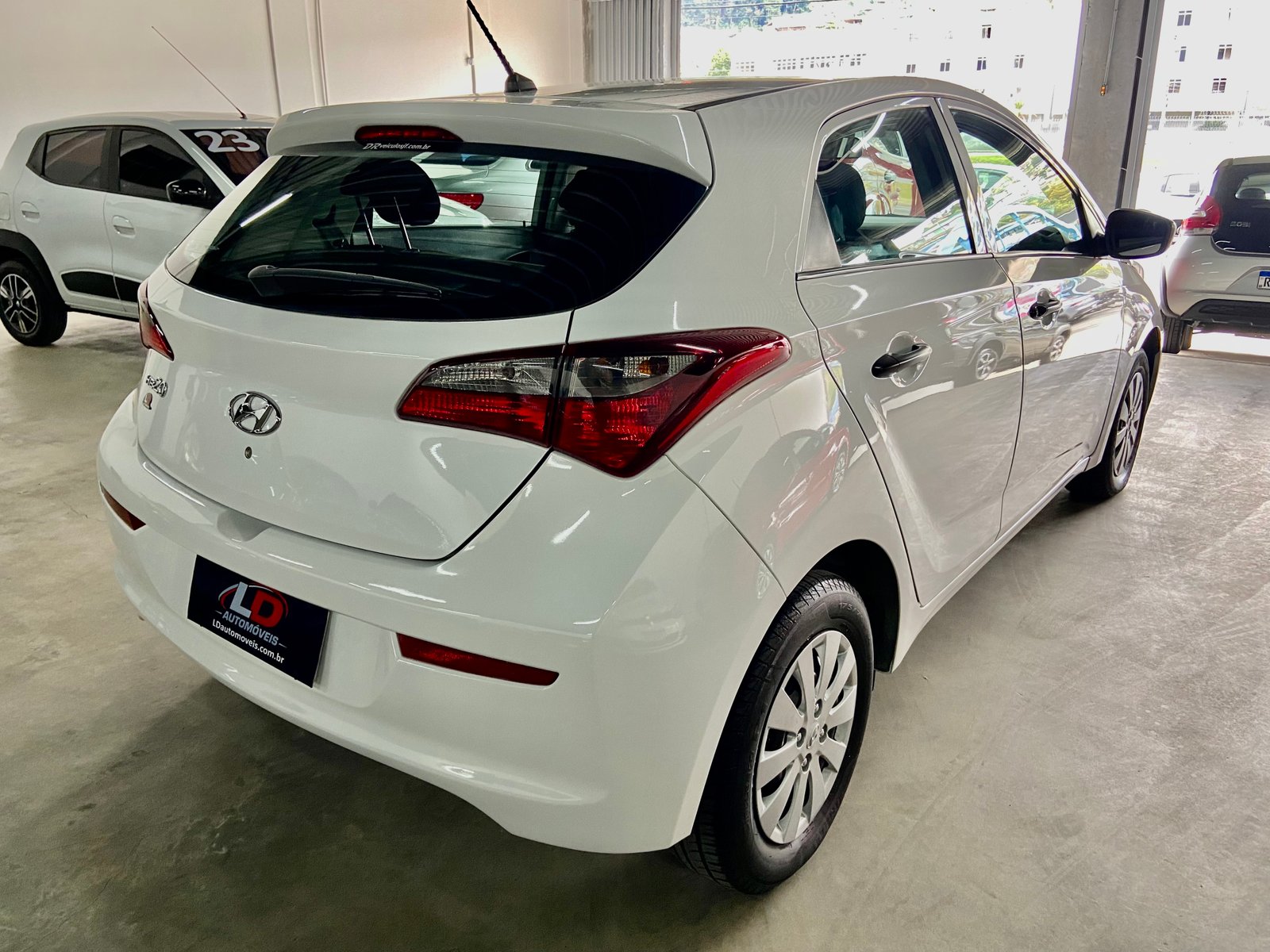 Hyundai HB20 Unique 1.0 flex manual .