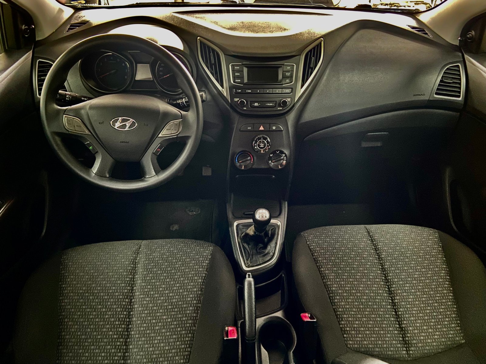 Hyundai HB20 Unique 1.0 flex manual .