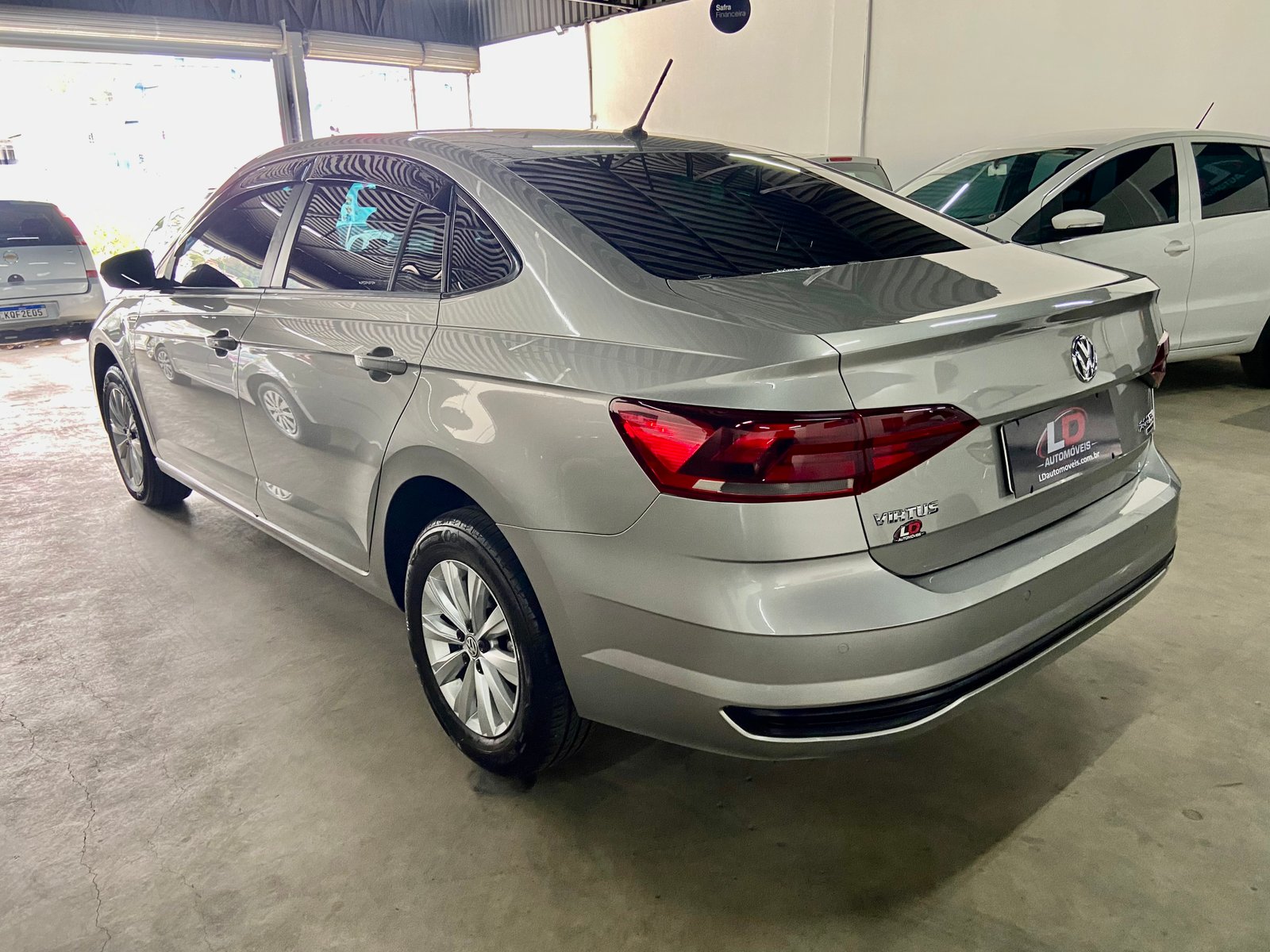 Volkswagen Virtus 1.0 Comfortline 200 Tsi Aut 4p.
